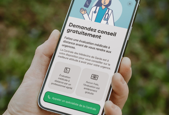 Téléphone en main, demande d'aide