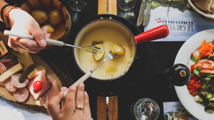How to make a perfect cheese fondue, our tips and tricks!